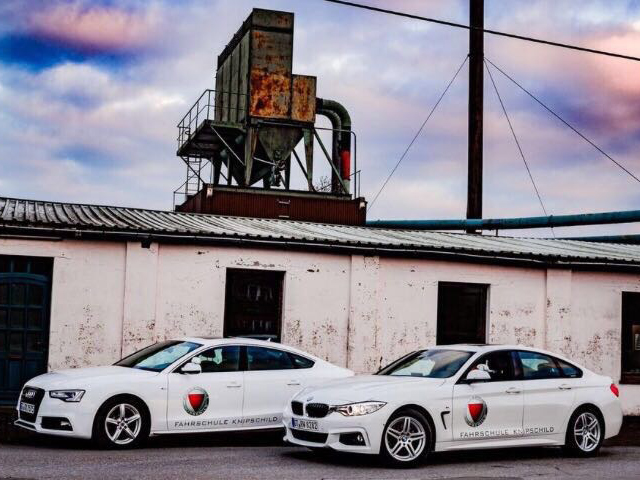 Audi A5 und BMW Grand Turismo Fahrschulwagen